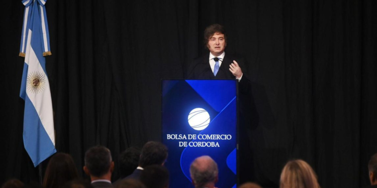 Milei en la Bolsa de Comercio de Córdoba: "Vamos a derrotar a la inflación"