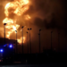 Irán ataca y prende fuego a una refinería en Qatar y a un depósito de combustible en Riad