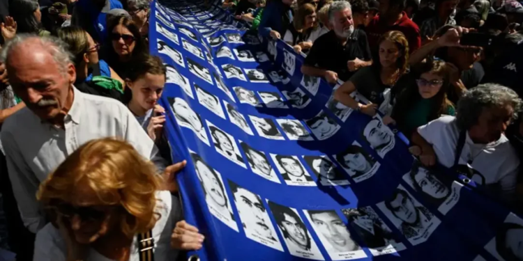 Marcha a Plaza de Mayo por el Día de la Memoria