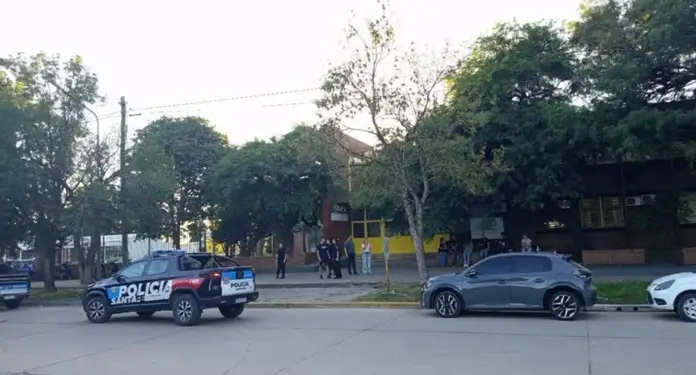 Tragedia en una escuela de Santa Fe: un alumno ingresó armado y mató a un compañero