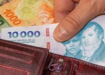 El Gobierno oficializó aumentos a estatales: de cuánto es la suba