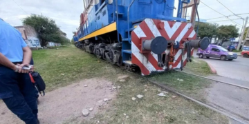 Un hombre fue arrollado por un tren y le amputaron una pierna