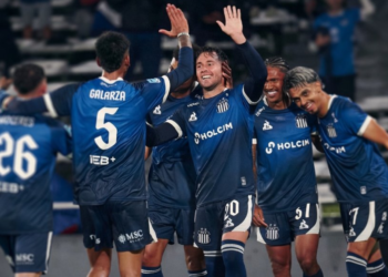 Talleres venció a Riestra y se consolida en lo más alto