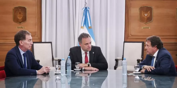 El Gobierno libera hasta $400.000 millones en anticipos a provincias