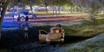 Trágico accidente: un hombre murió y su auto cayó a una zanja