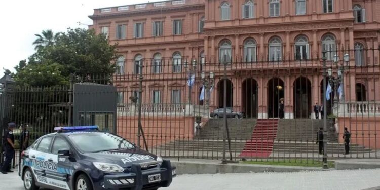 Continúa la polémica por el cierre del acceso a periodistas en Casa Rosada