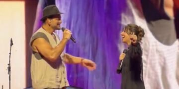 Euge Quevedo cantó con Ricardo Arjona en el Movistar Arena