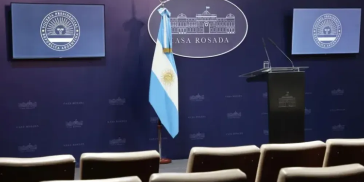 El Gobierno reabrirá el lunes la sala de prensa y Adorni dará una conferencia