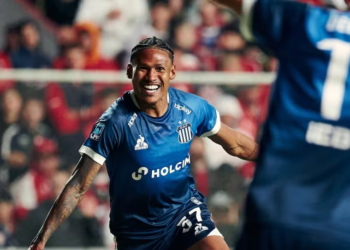 Unión se lo empató a Talleres sobre el final y espera por su clasificación