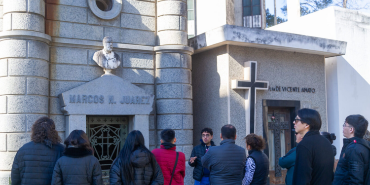 Dos propuestas para conocer el Cementerio San Jerónimo desde una mirada artística y arquitectónica