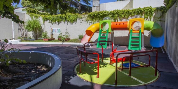 La baja natalidad podría permitir cobertura total en jardines de infantes para 2027