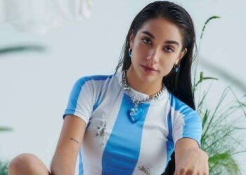 María Becerra cantará el himno antes de la final del Mundial