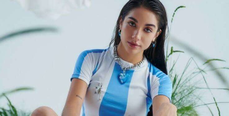 María Becerra cantará el himno antes de la final del Mundial