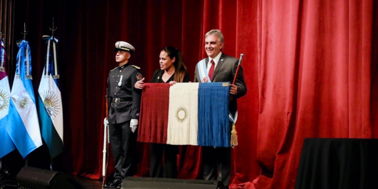 Llaryora encabezó un acto por el 9 de Julio en Huinca Renancó