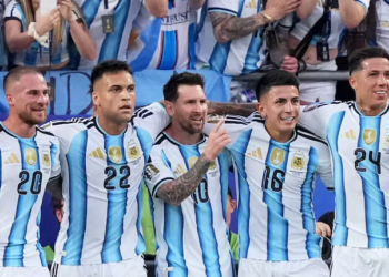 Argentina se mide ante Inglaterra por un lugar en la final del mundo