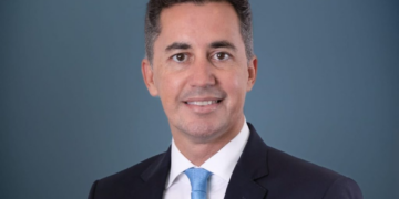 El ministro Manuel Calvo asume como jefe de Gabinete