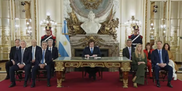 Milei presentó las reformas para el Banco Central y apuntó contra la "alta política"
