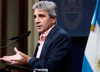 Caputo aseguró que "Argentina dejará de ser un país regalado en dólares"