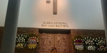 Despiden en la Catedral de San Juan a las cuatro víctimas de la tragedia aérea