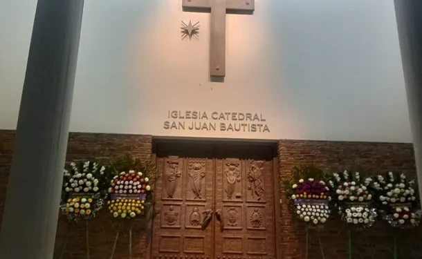 Despiden en la Catedral de San Juan a las cuatro víctimas de la tragedia aérea