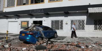 Un fuerte sismo de 7,4 sacudió a Colombia: graves daños y heridos
