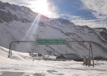 El paso a Chile por Mendoza continúa cerrado ante alerta de nevadas