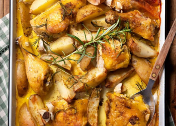 Menú de hoy: pollo al horno con papas y hierbas