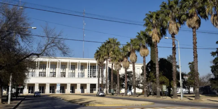 Paro total en las universidades este martes