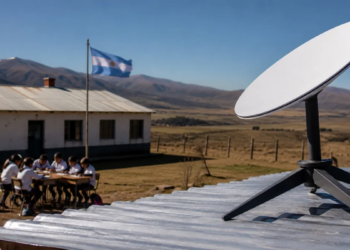 El Gobierno firmó un acuerdo para conectar 6 mil colegios rurales