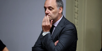 Adorni llega a la fecha límite para justificar su patrimonio