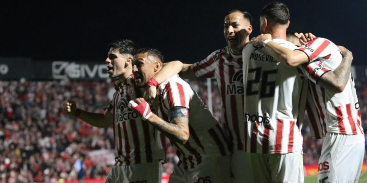 Instituto venció a Talleres y quedó como líder de su zona