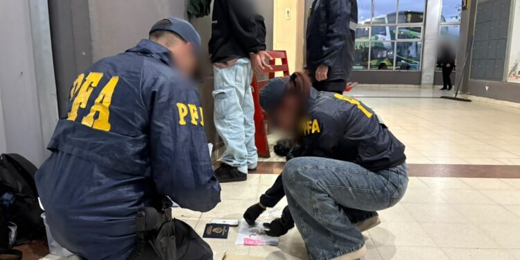 De Córdoba a La Rioja: Detuvieron a un traficante de drogas sintéticas