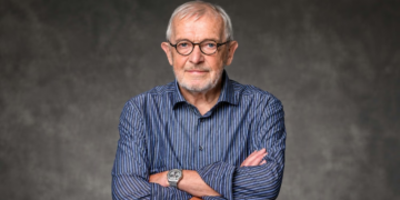 Nobel de Física para Francis Halzen por su descubrimiento de neutrinos de origen astrofísico
