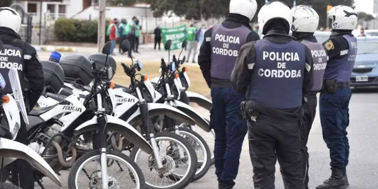 El ministro Quinteros dedicó un mensaje a Joan, el policía que resultó con heridas graves durante un operativo