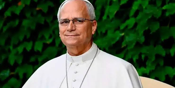 El Vaticano informó que el papa León presenta una "buena recuperación"